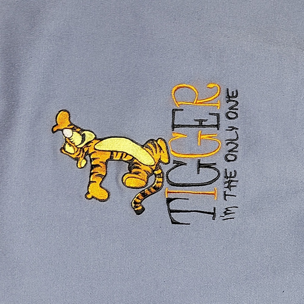 Vintage 90s Tigger Im The Only One Blue Colorblock Sweatshirt Medium Pooh Disney - Picture 2 of 9